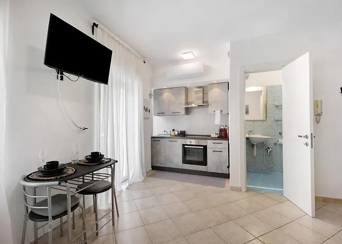 Edda's Apartment Altare